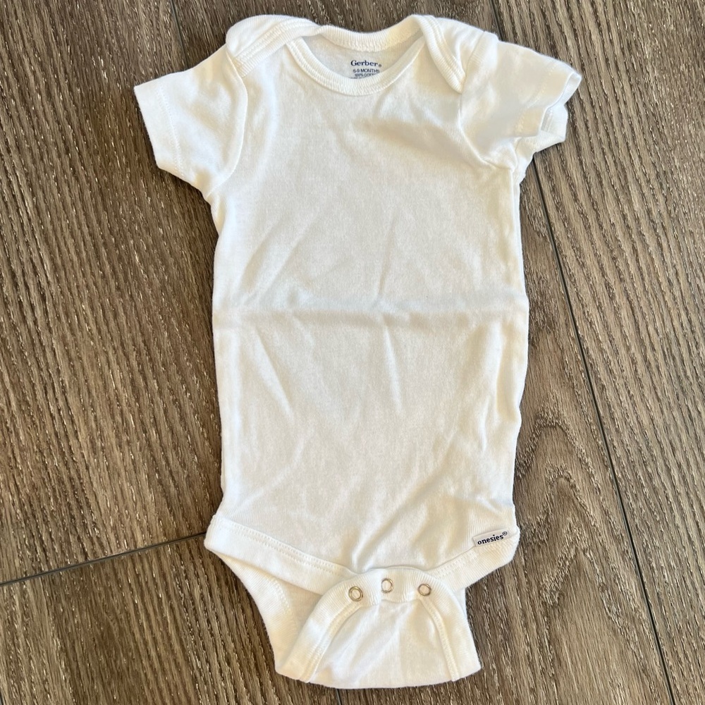 Gerber Baby White Onesie Bodysuit 6-9m
